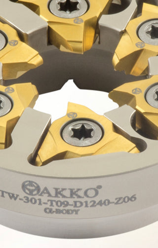 whirling cutter "turbo threading" for medical screw application | atw3whirling | Whirling "turbo threading" | AKKO
